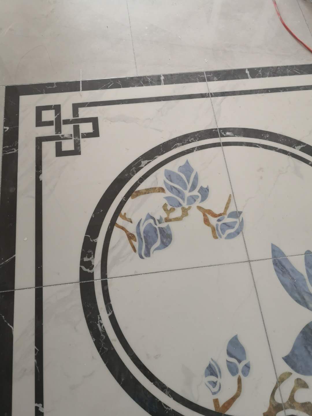 瓷磚美縫劑價格相差這么大的區(qū)別點在哪里?(圖1) 瓷磚美縫劑價格相差這么大的區(qū)別點在哪里?(圖1)